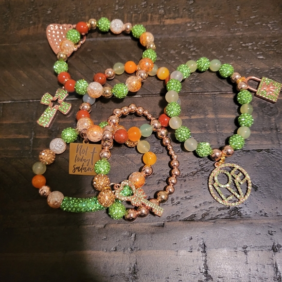 Handmade bracelets various colors - Picture 6 of 7